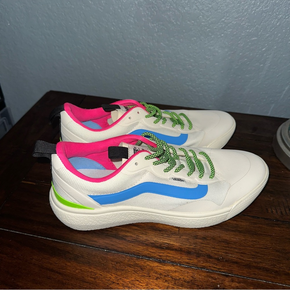 NWOB Vans unisex neon blue pink green white ultra range shoes M 8.5 W 10